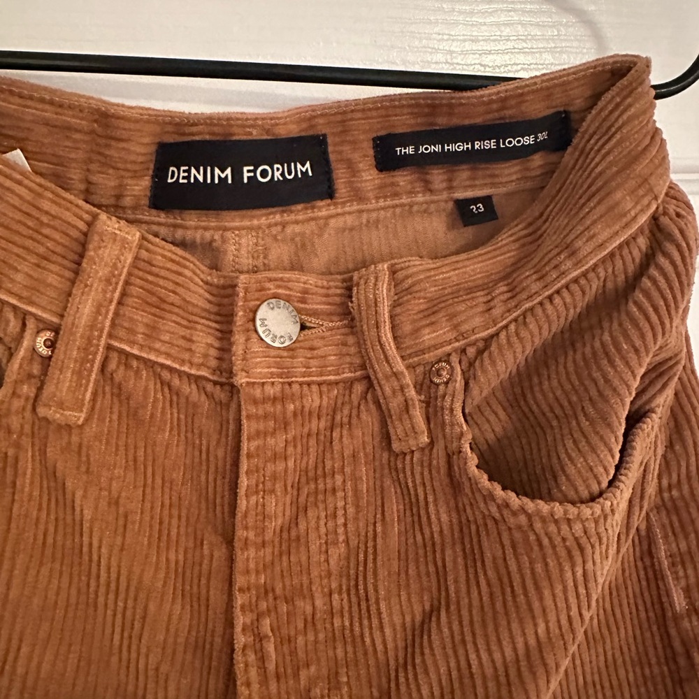 Aritzia denim forum Joni high rise loose corduroy pant size 23, 30L